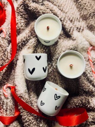 ✨Novinka ✨ Svíčky v mých kalíškách - ručně litý sojový vosk s vůní jablíček se skořicí. 🍎🧡 🧡Najdete na e-shopu...